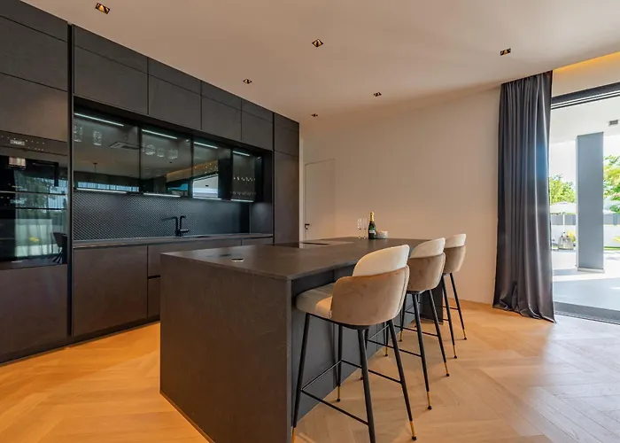 Neo Zadarvillas