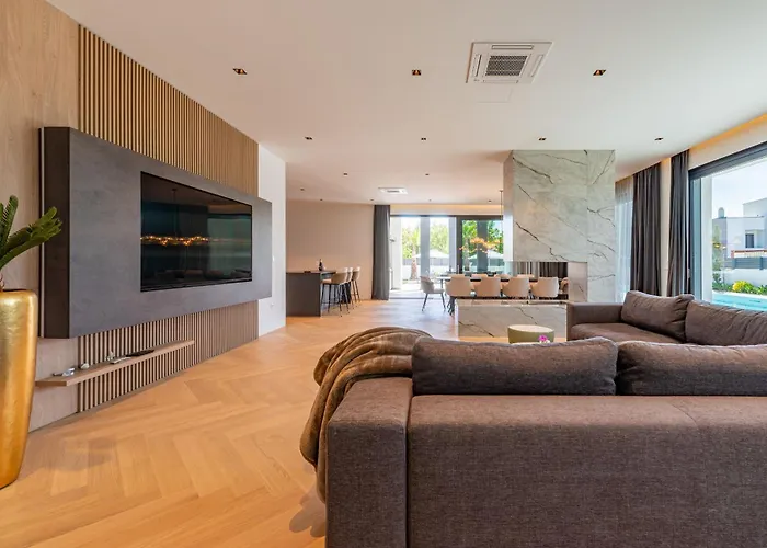 Neo Zadarvillas Βίλα