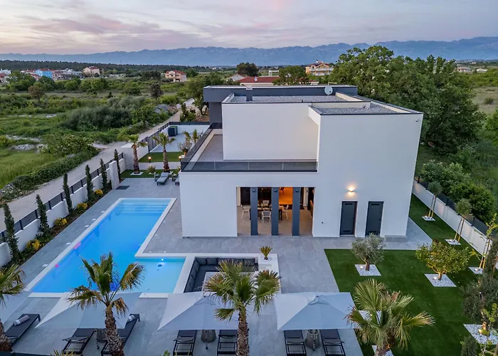 Βίλα Neo Zadarvillas